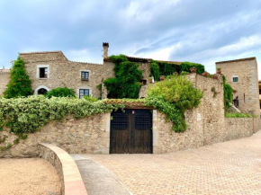 ELS RACONS DEL FORT Castle in wine territory